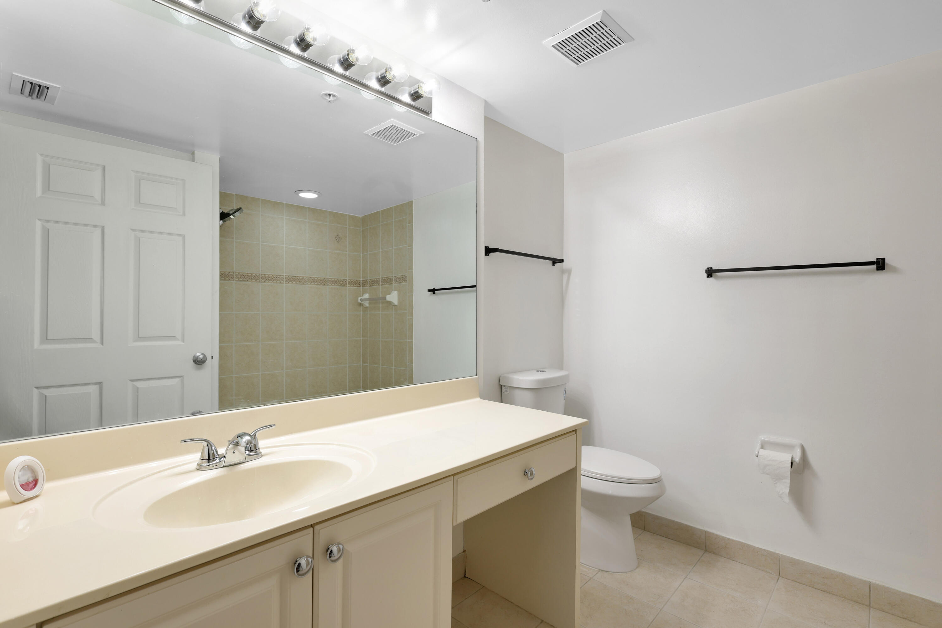 SHERIDAN BEACH CLUB CONDOMINIUM - Residential Lease