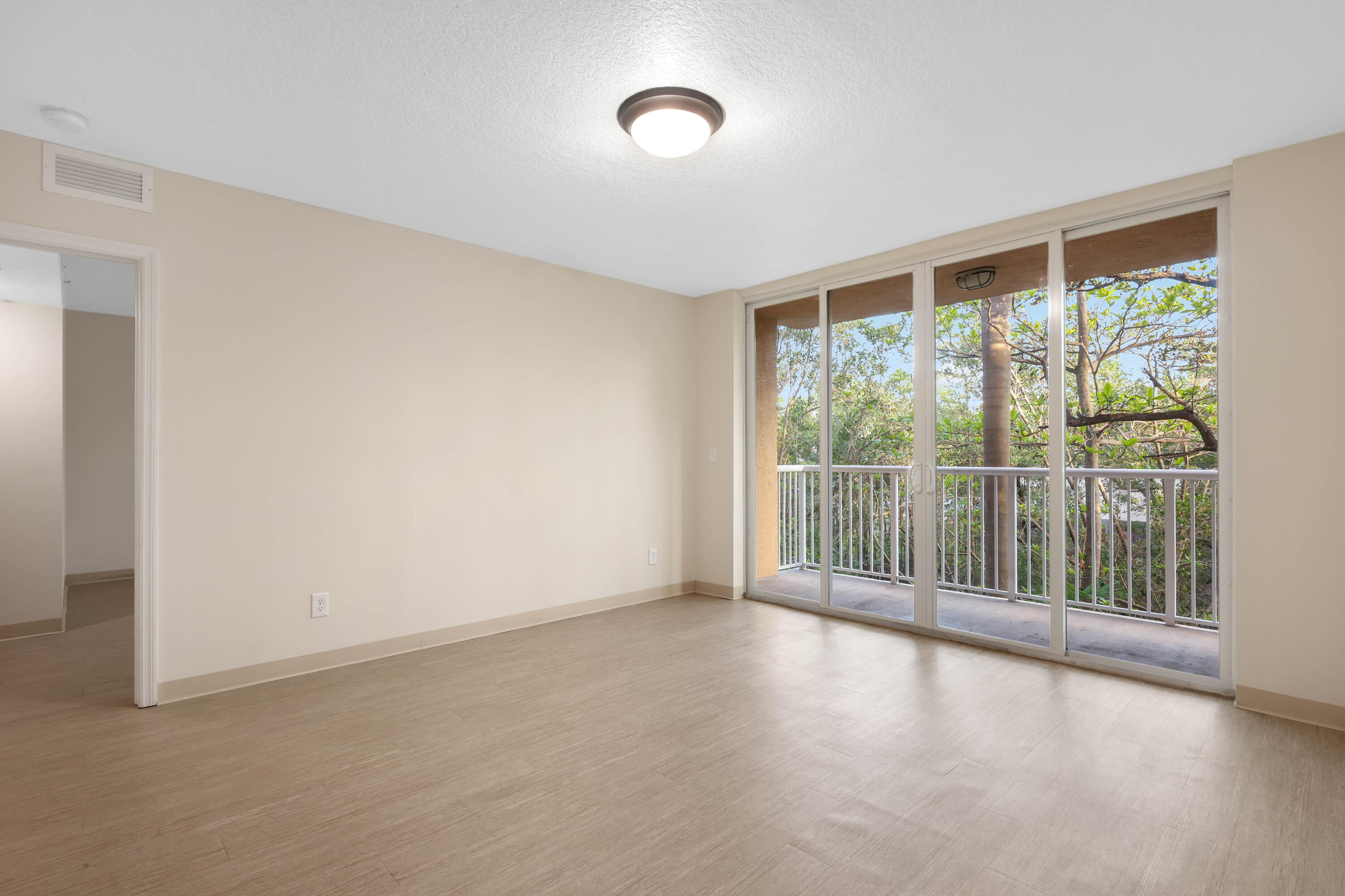 SHERIDAN BEACH CLUB CONDOMINIUM - Residential Lease