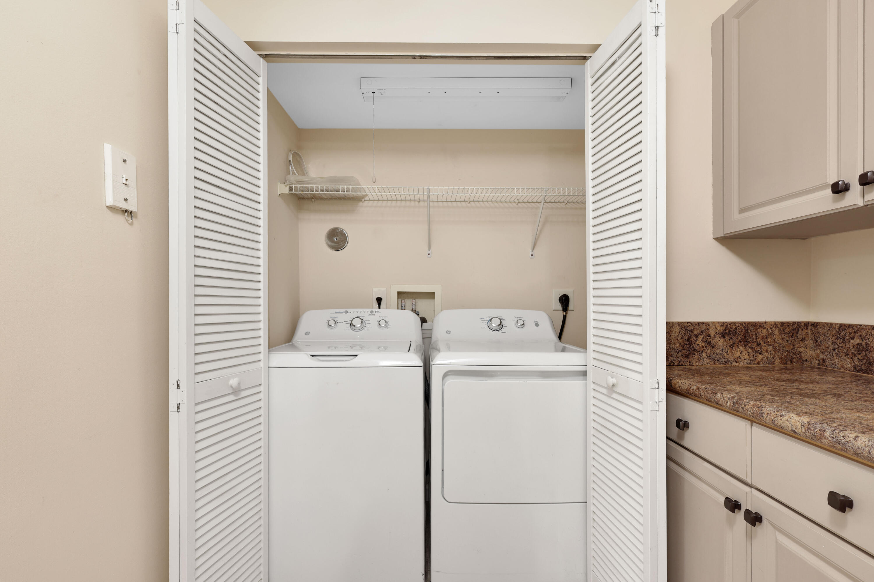 SHERIDAN BEACH CLUB CONDOMINIUM - Residential Lease