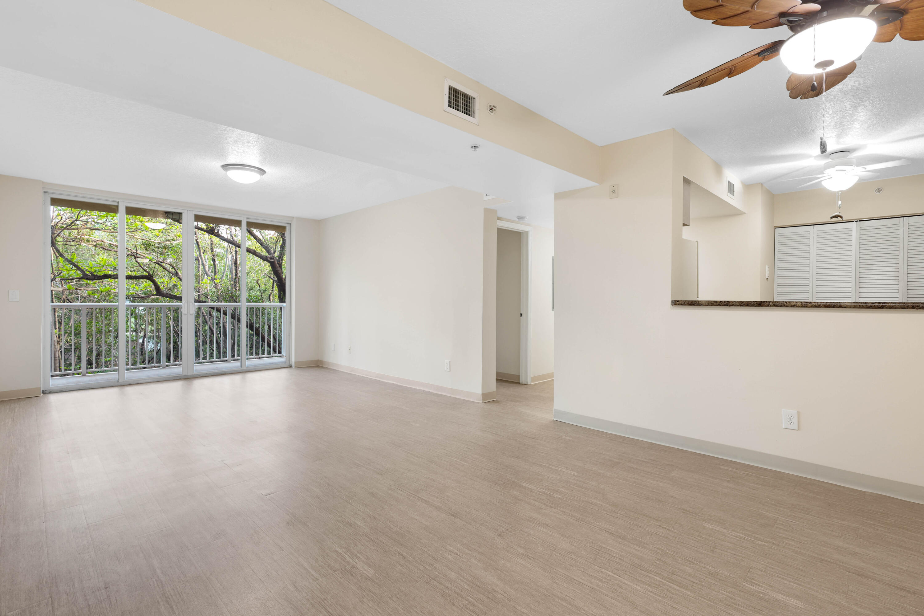 SHERIDAN BEACH CLUB CONDOMINIUM - Residential Lease