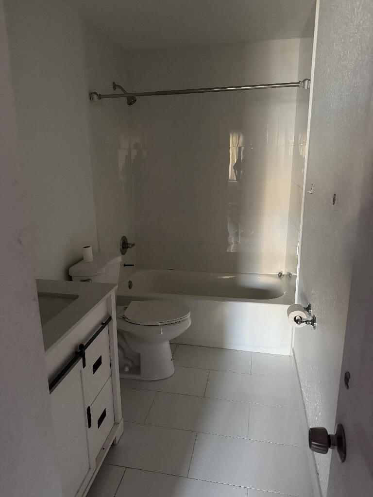 NOB HILL AT WELLEBY CONDO NO 2 - Residential