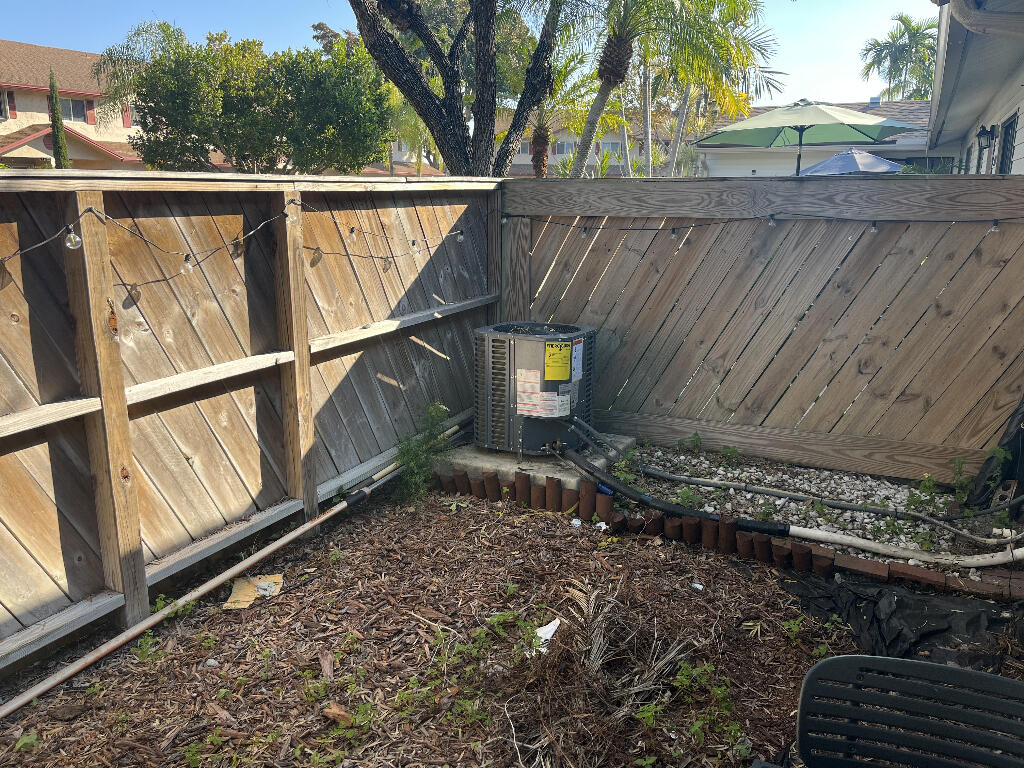 NOB HILL AT WELLEBY CONDO NO 2 - Residential