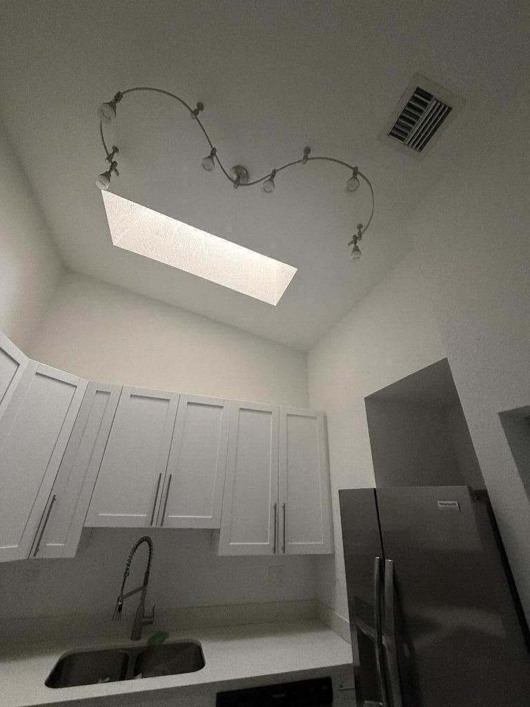 NOB HILL AT WELLEBY CONDO NO 2 - Residential