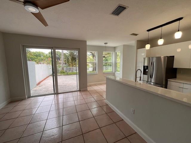 Towngate 156-11 B - Residential Lease
