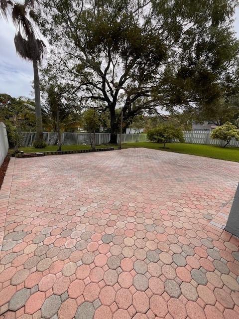 Towngate 156-11 B - Residential Lease