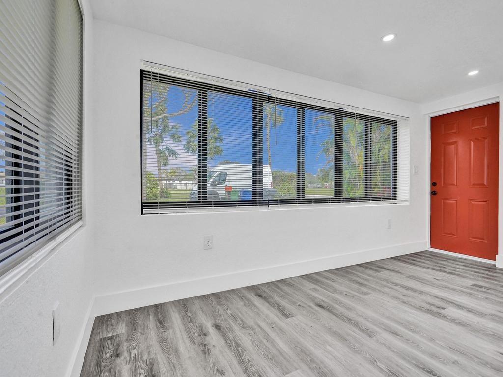 Oak Grove 27-16 B - Residential Lease