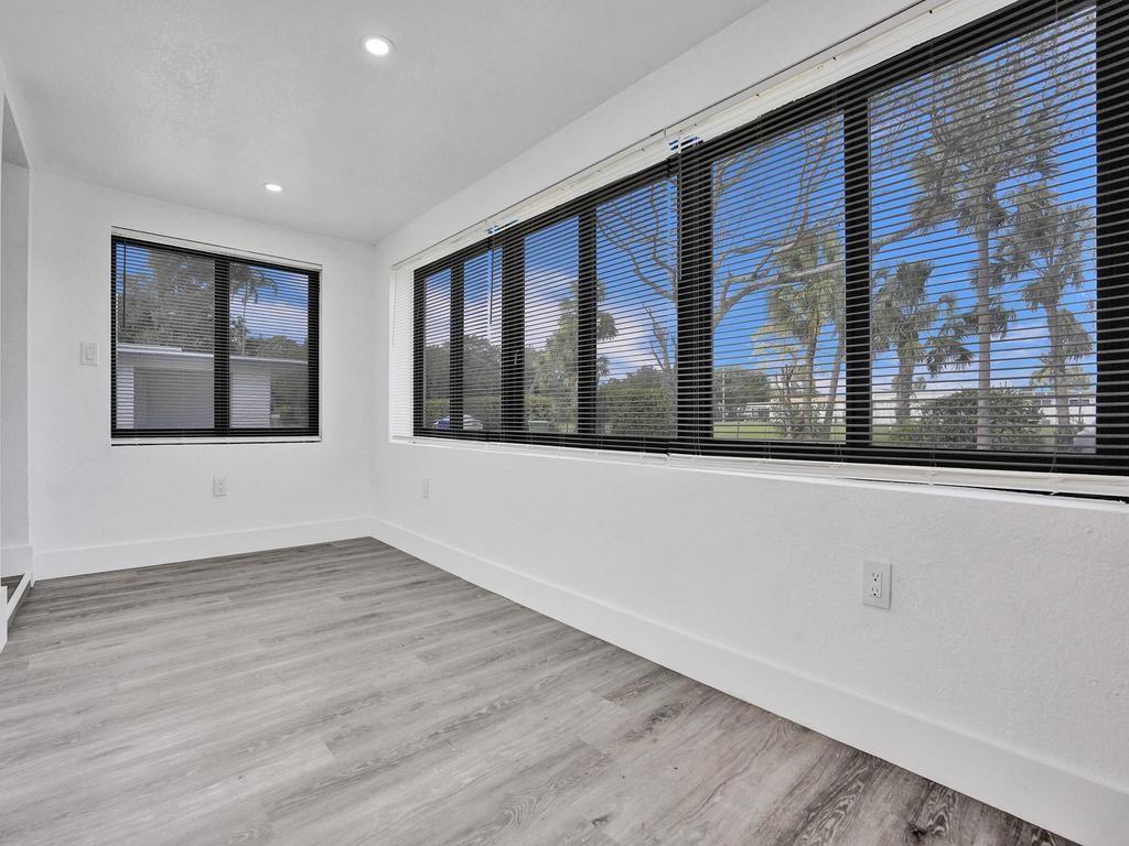 Oak Grove 27-16 B - Residential Lease