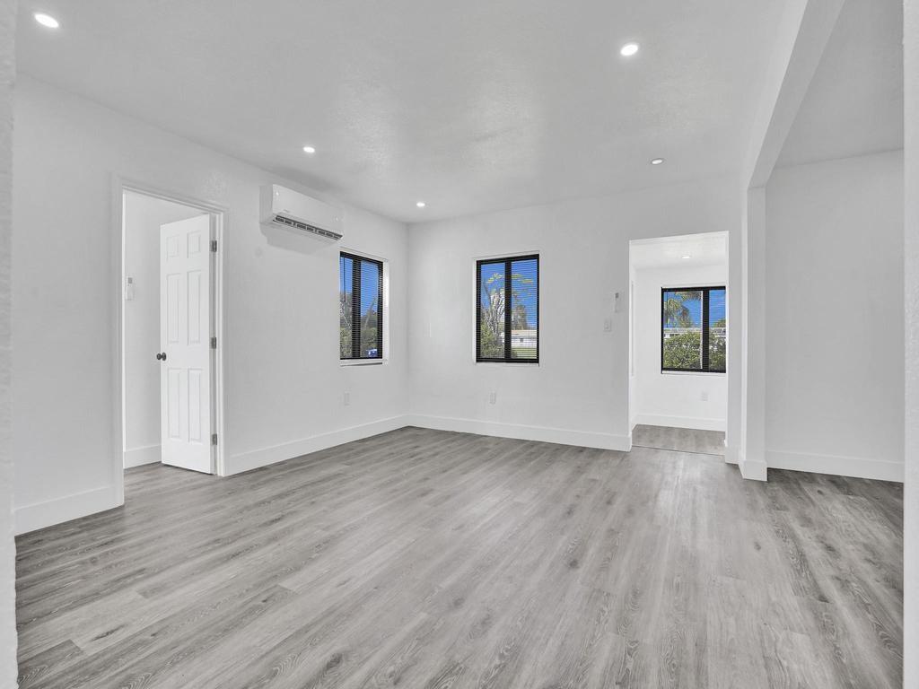 Oak Grove 27-16 B - Residential Lease