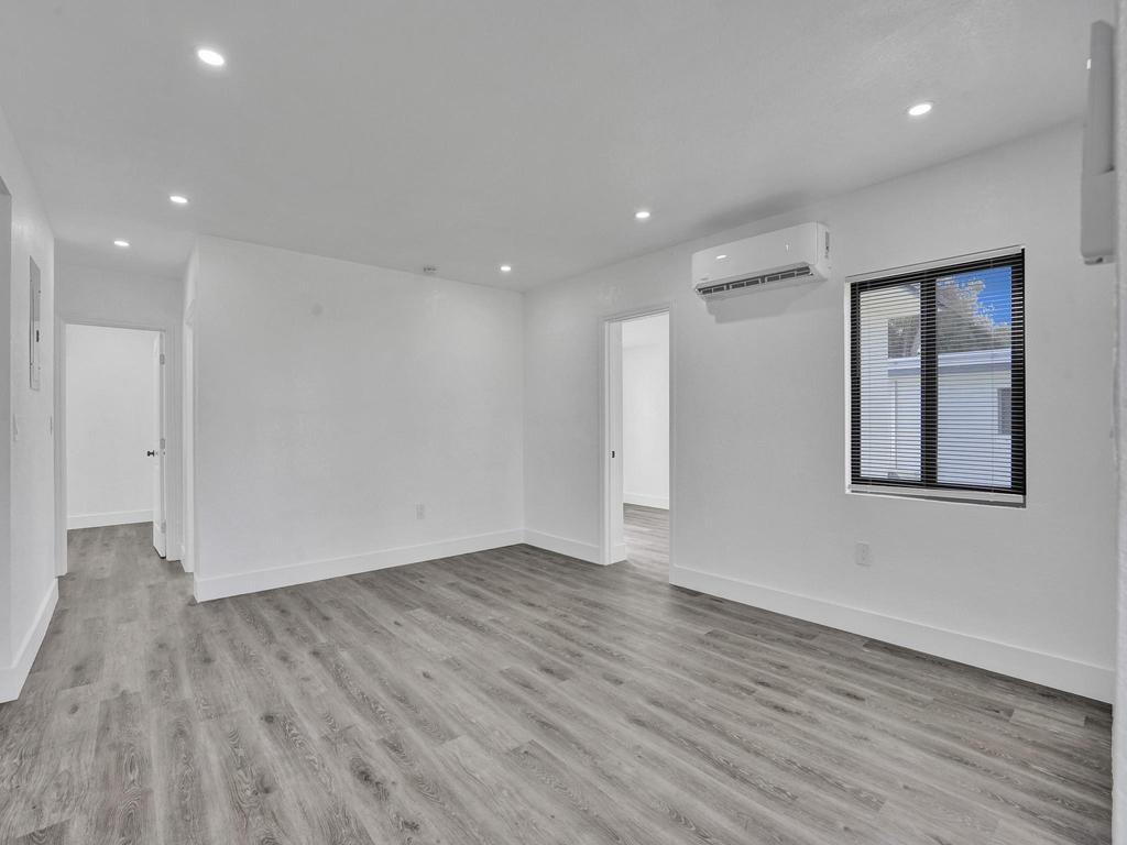 Oak Grove 27-16 B - Residential Lease