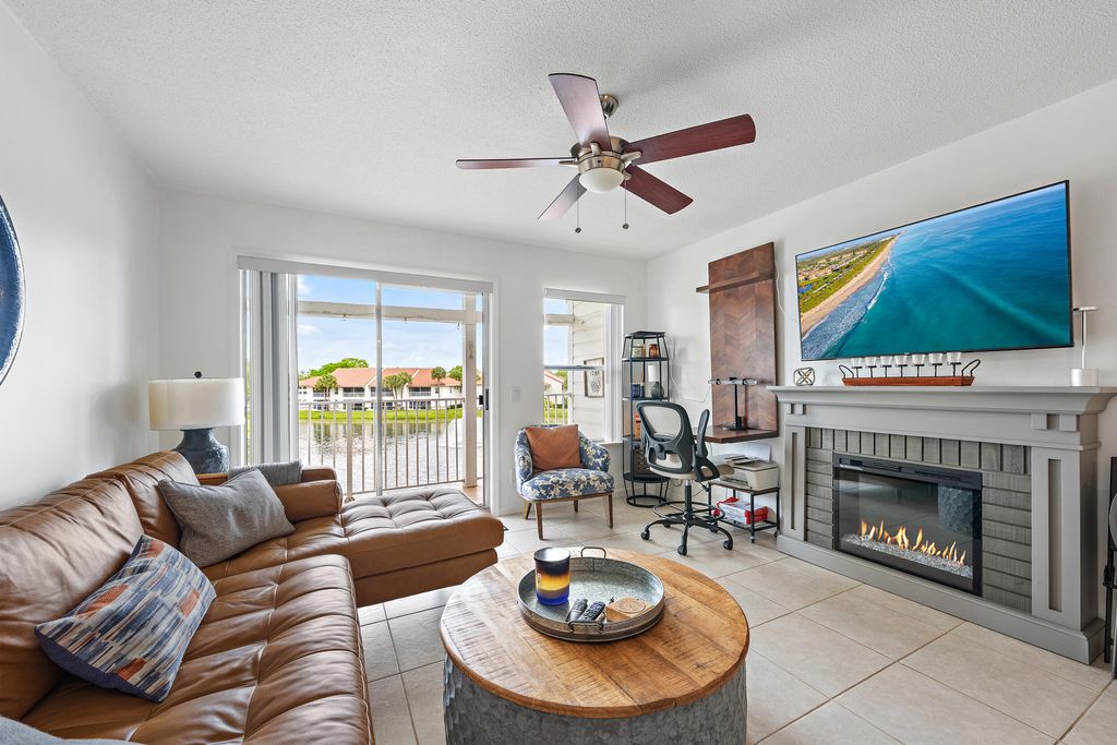 Photo of 261 Cypress Point Drive, Palm Beach Gardens, FL 33418 (MLS # B26030267)