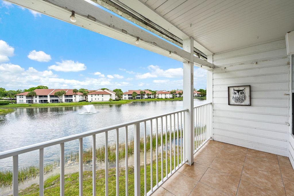 Photo of 261 Cypress Point Drive, Palm Beach Gardens, FL 33418 (MLS # B26030267)