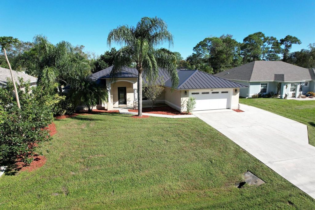 Photo of 1726 Laconia Street, Sebastian, FL 32958 (MLS # R11040343)