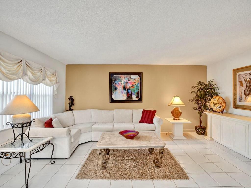 KINGS POINT BURGUNDY CONDOS - Residential