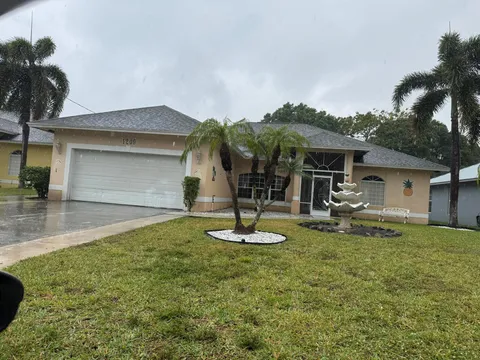 1209 Dayman Avenue, Fort Pierce, FL MLS: R11073955