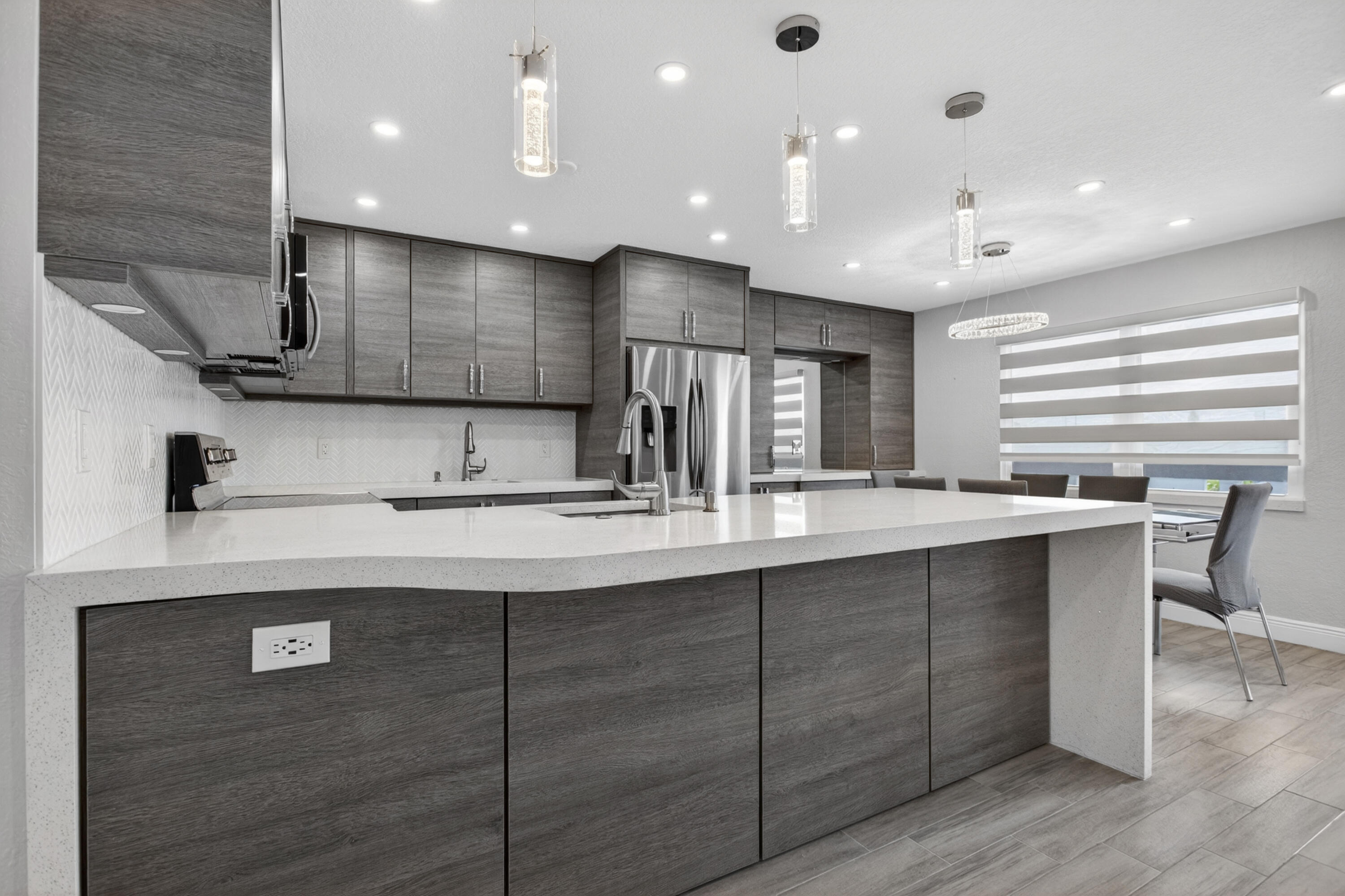 446 Richmond F