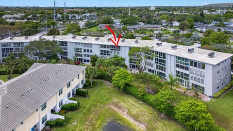 Tiny photo for 446 Richmond F, Deerfield Beach, FL 33442 (MLS # B26021959)