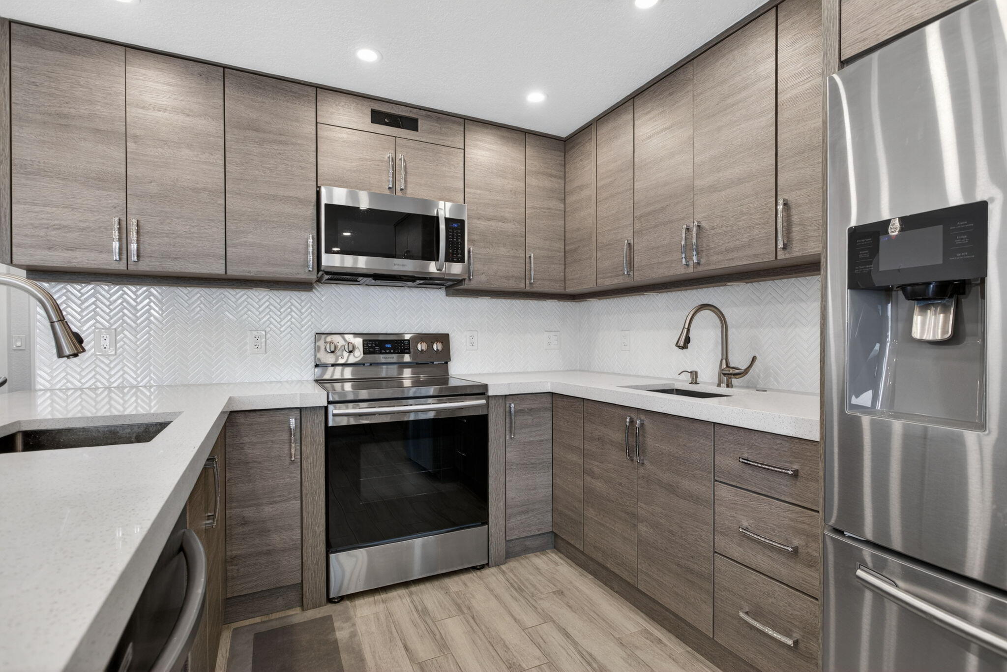 RICHMOND F CONDO - Residential