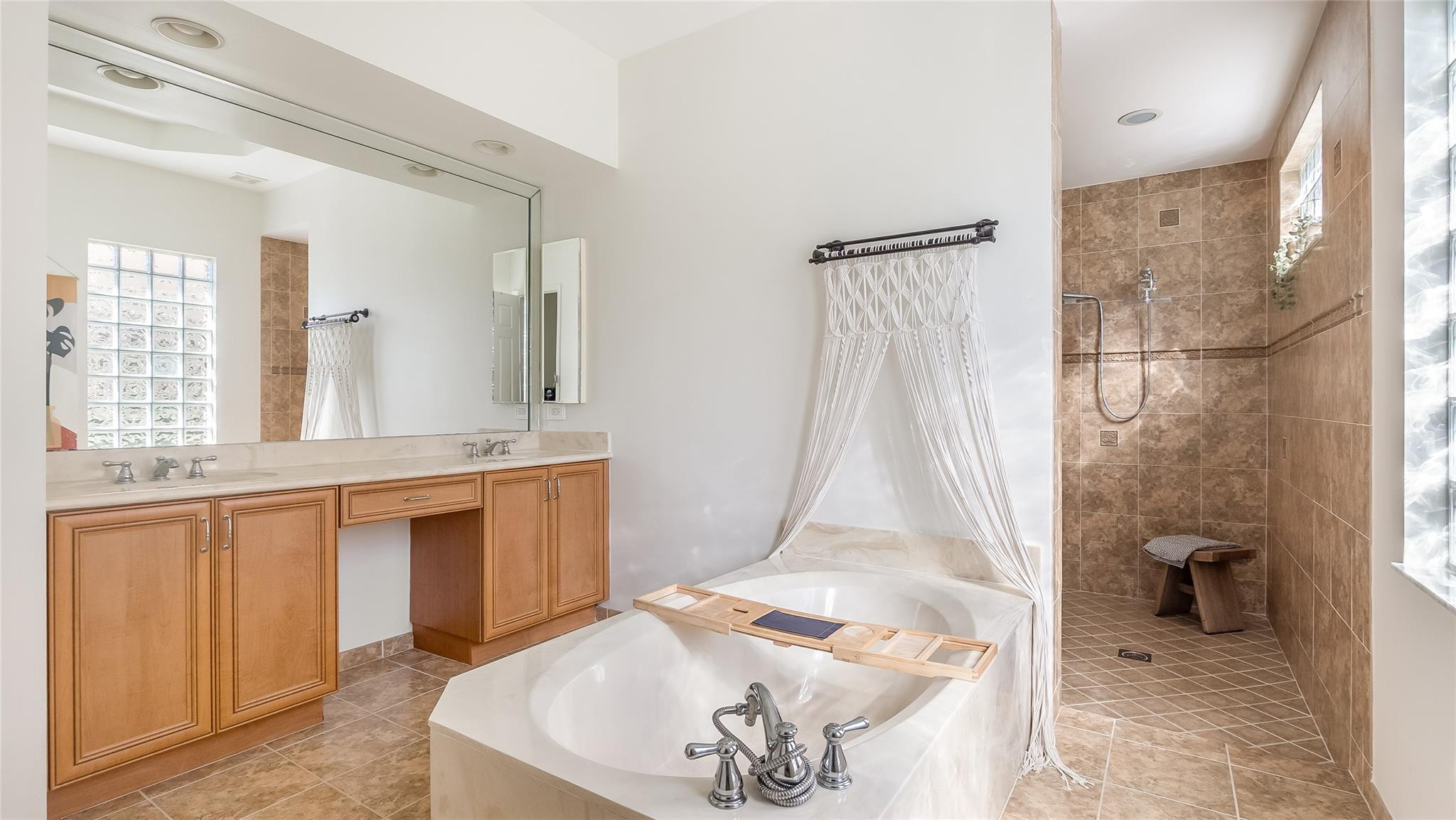 CASA BELLA - Residential