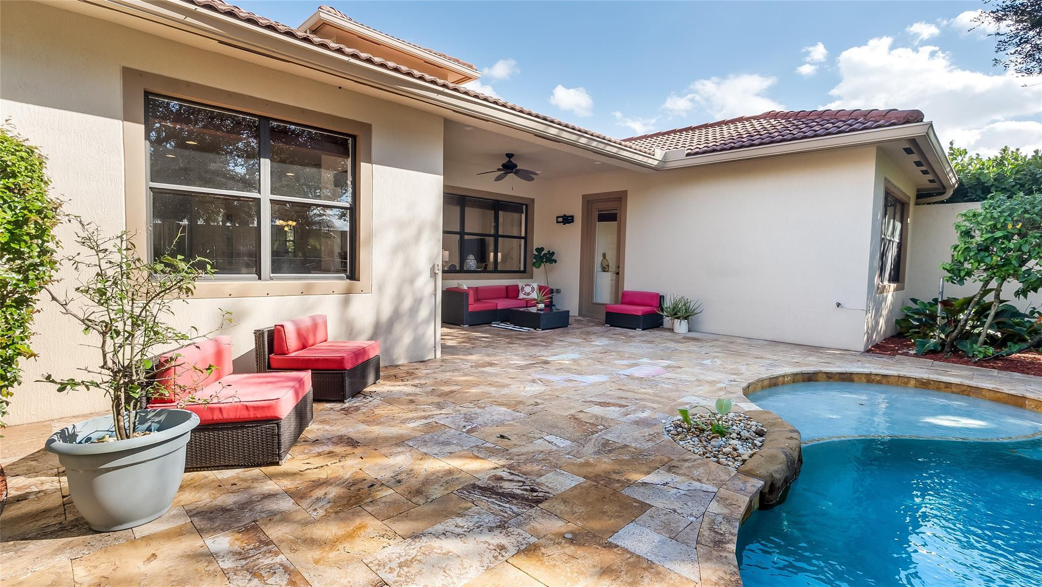 CASA BELLA - Residential