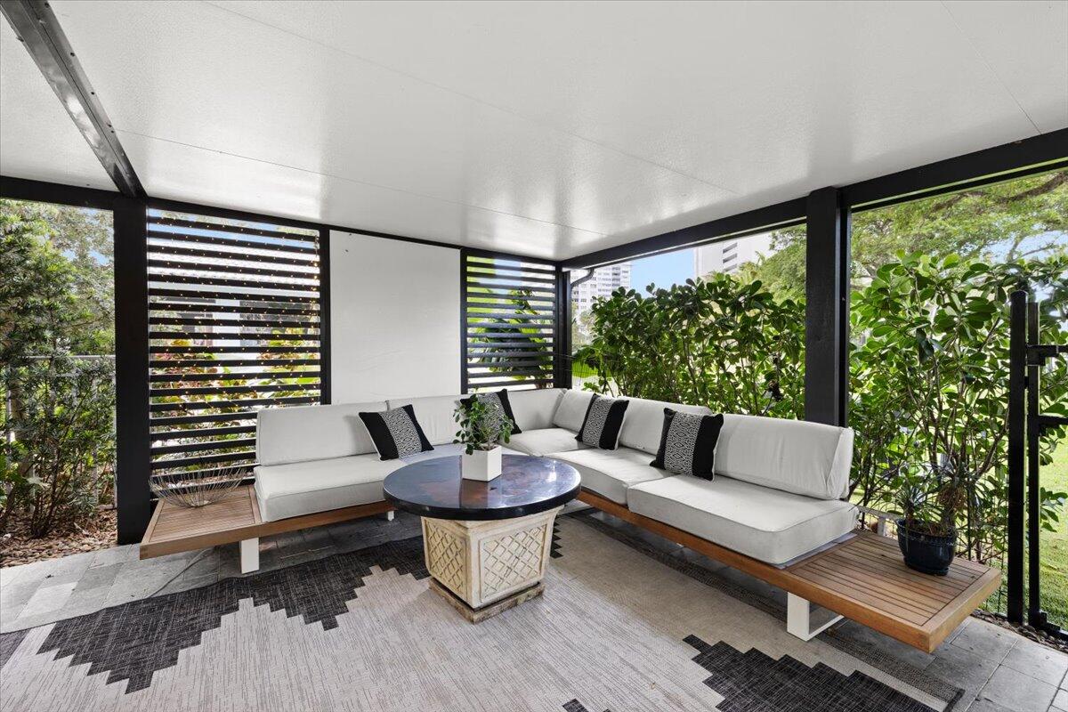 BREAKWATER - Residential