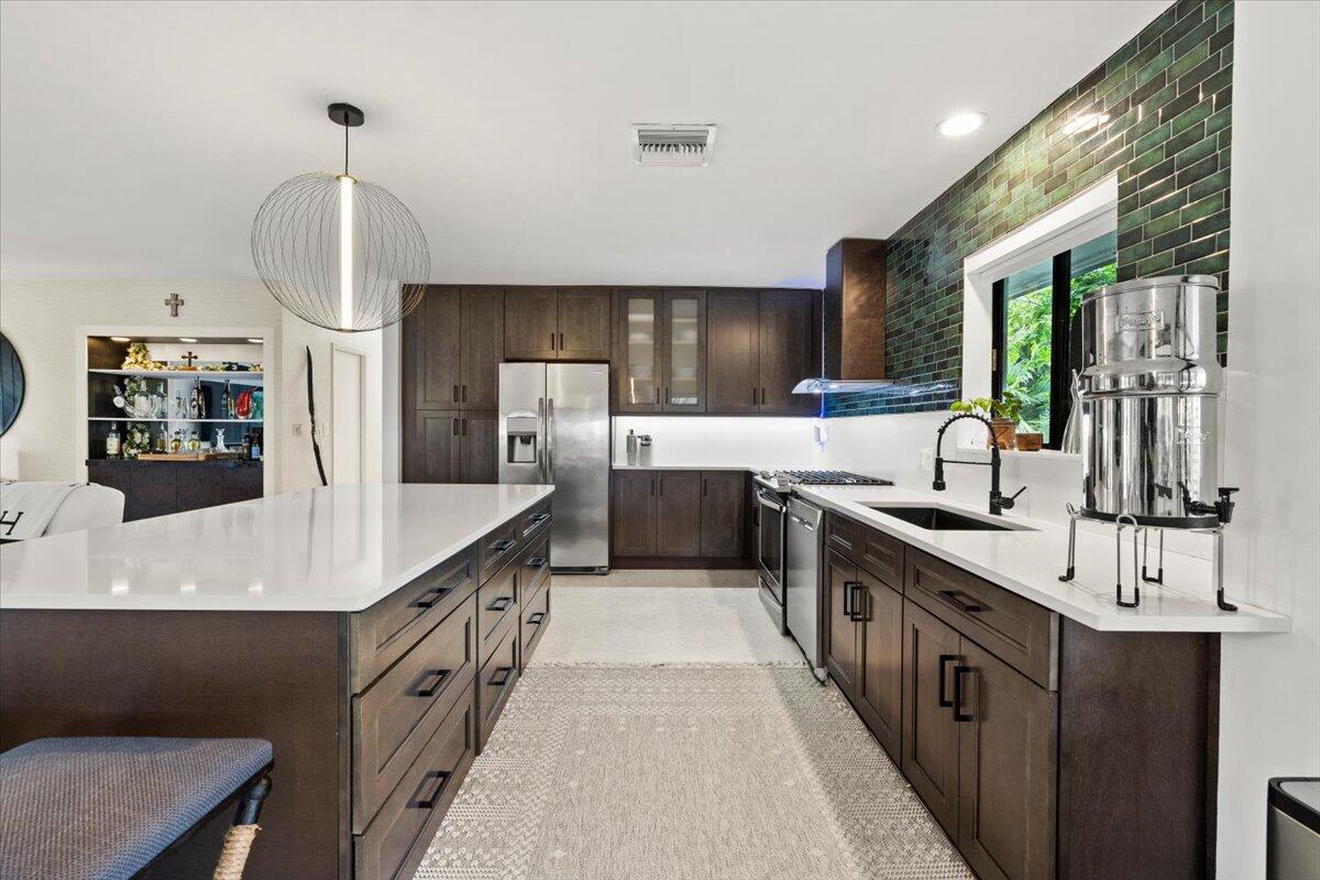 BREAKWATER - Residential