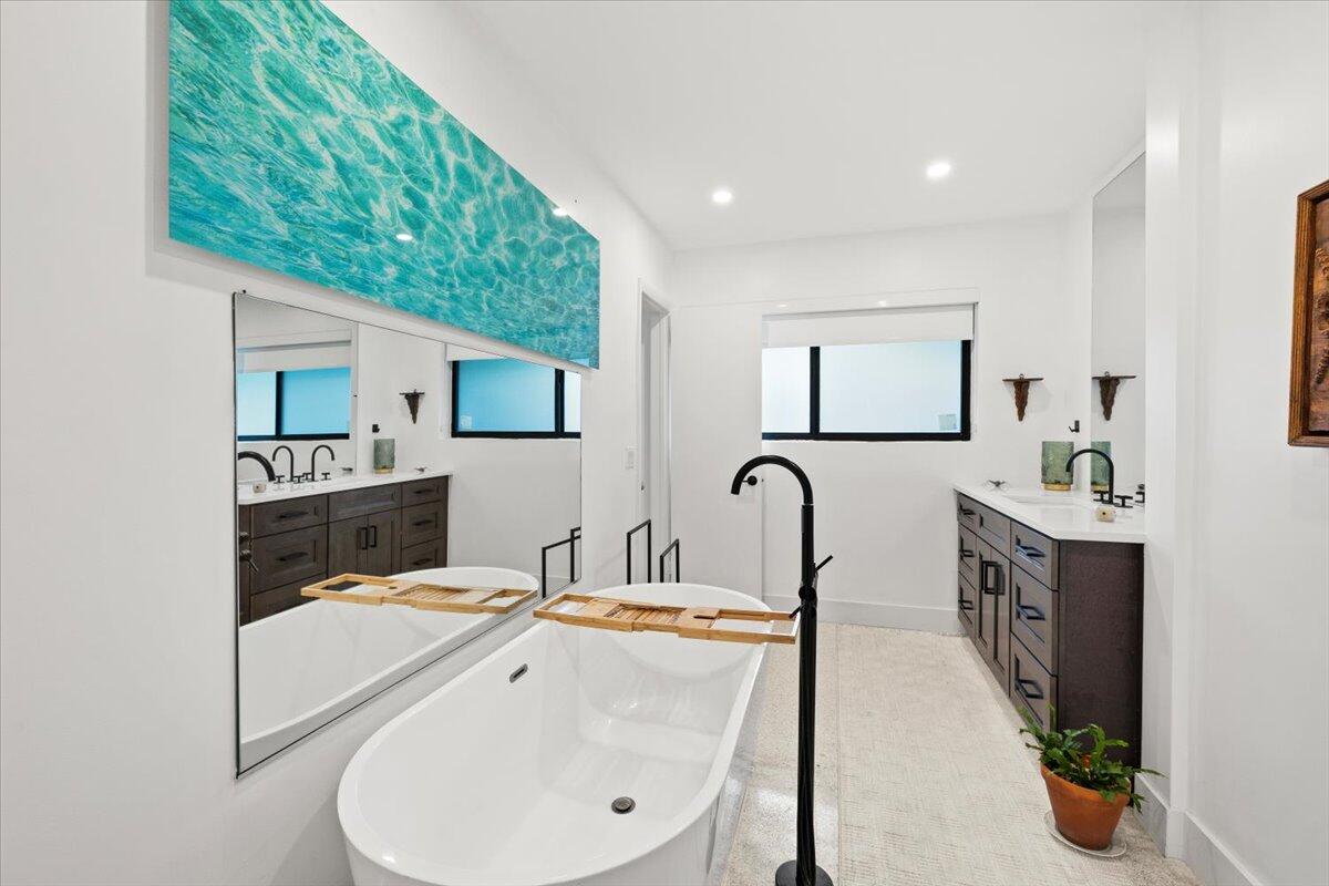 BREAKWATER - Residential