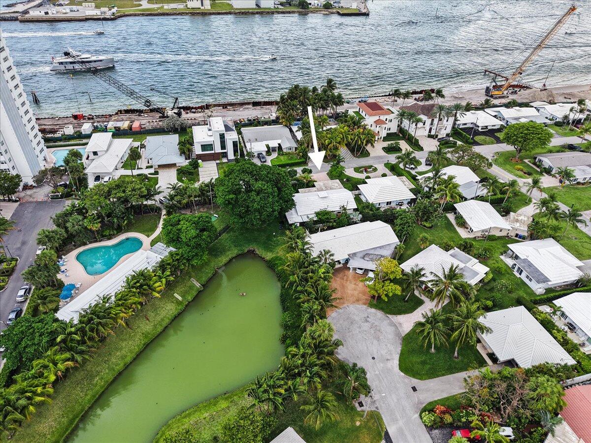 BREAKWATER - Residential