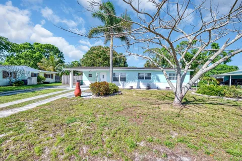 332 Smallwood Avenue, Fort Pierce, FL MLS: R11073404