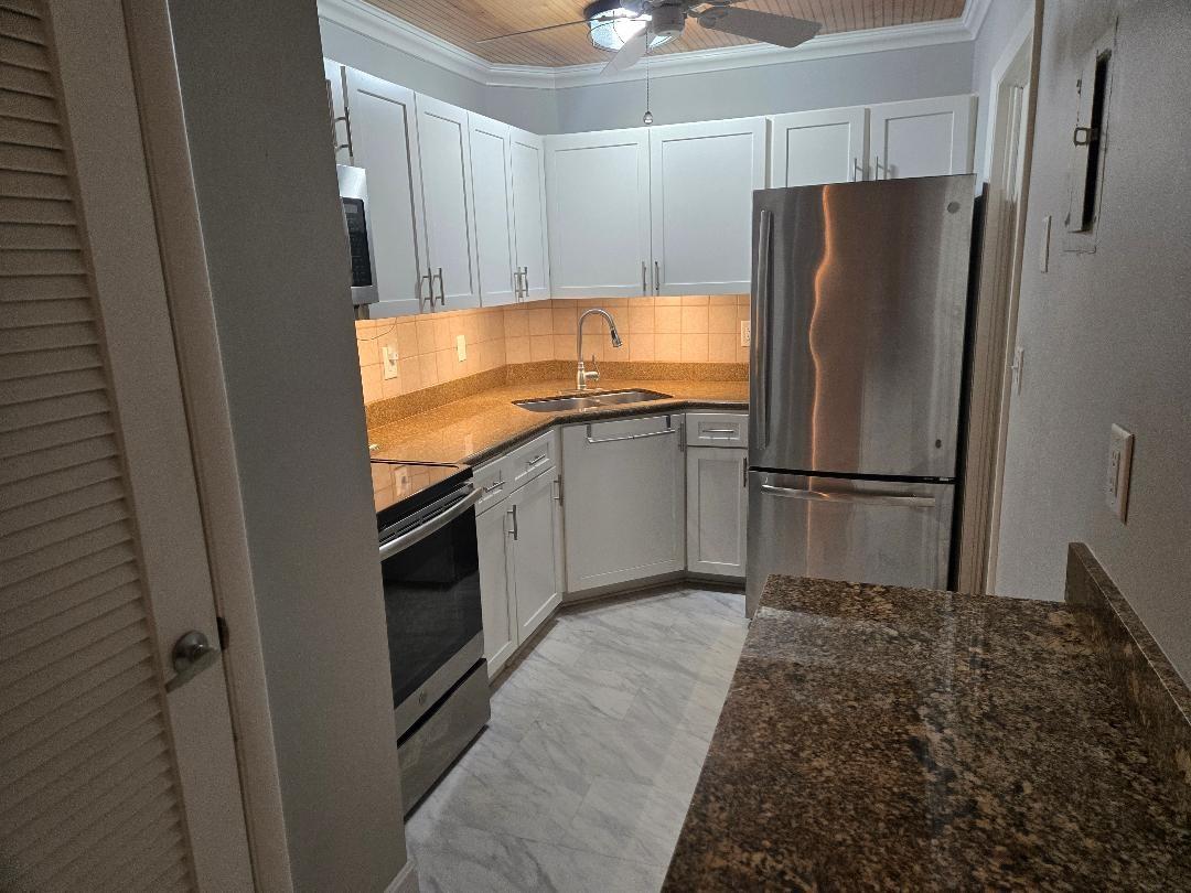 Oakland Grove Village Con - Residential Lease