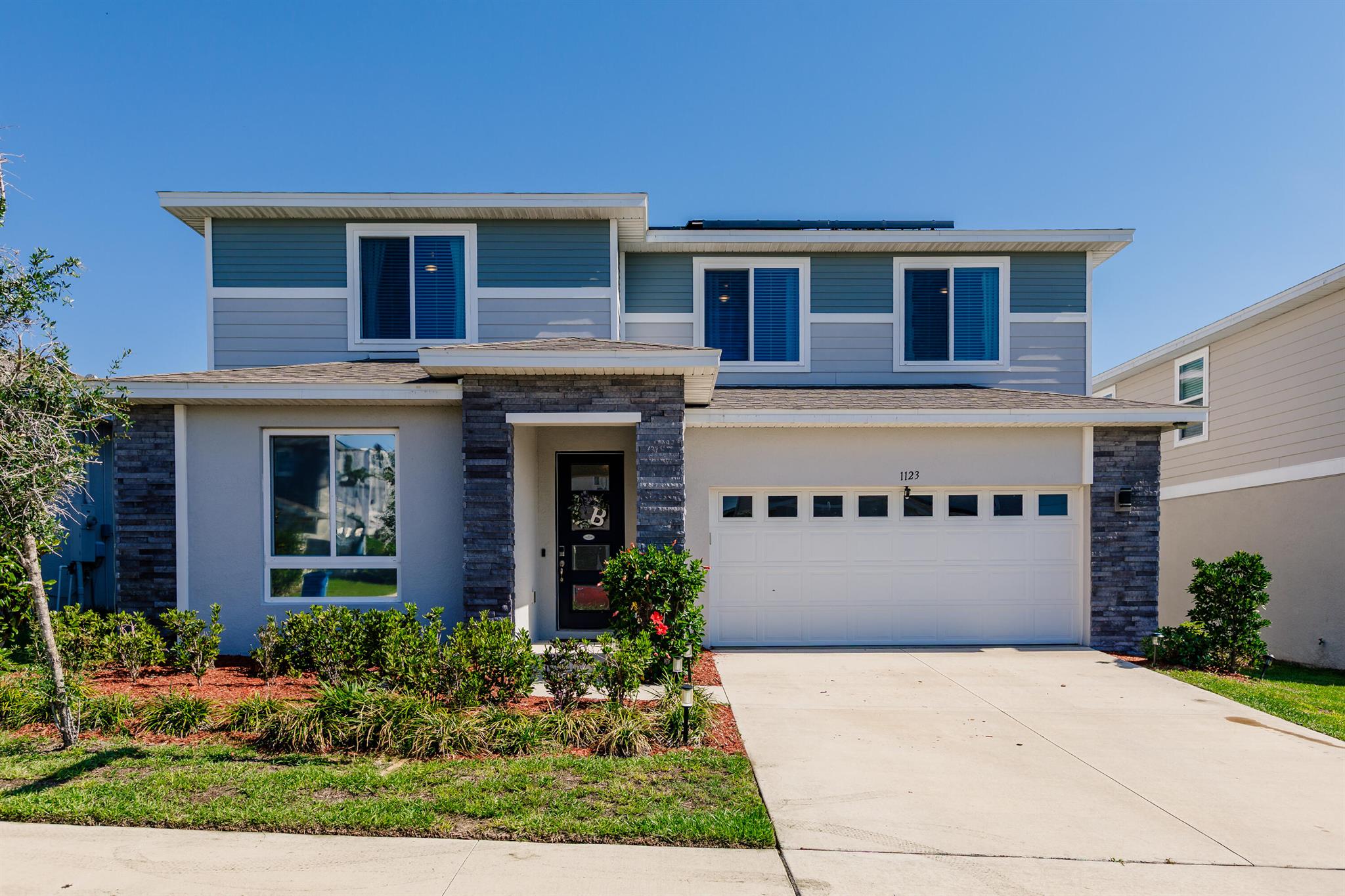Enjoy your future 2-story home, built in 2022 and located in the heart of Davenport, Florida. The home has 5 bedrooms, a den/office room, 3.5 bathrooms, and a 2-car garage. The Sellers are highly motivated! We are offering $7,500 in concessions/cash back to buyer for any deal closing on or before October 1st! Home is move-in ready and we can close within 30-days. Fully upgraded, with an open floor plan, solar panels and low HOA fees. Perfect for multi-generational households. Easy access to US-27 and I-4 and just 35 minutes to Disney & Universal, 1 hour to Tampa, and 90 minutes to Cocoa Beach.