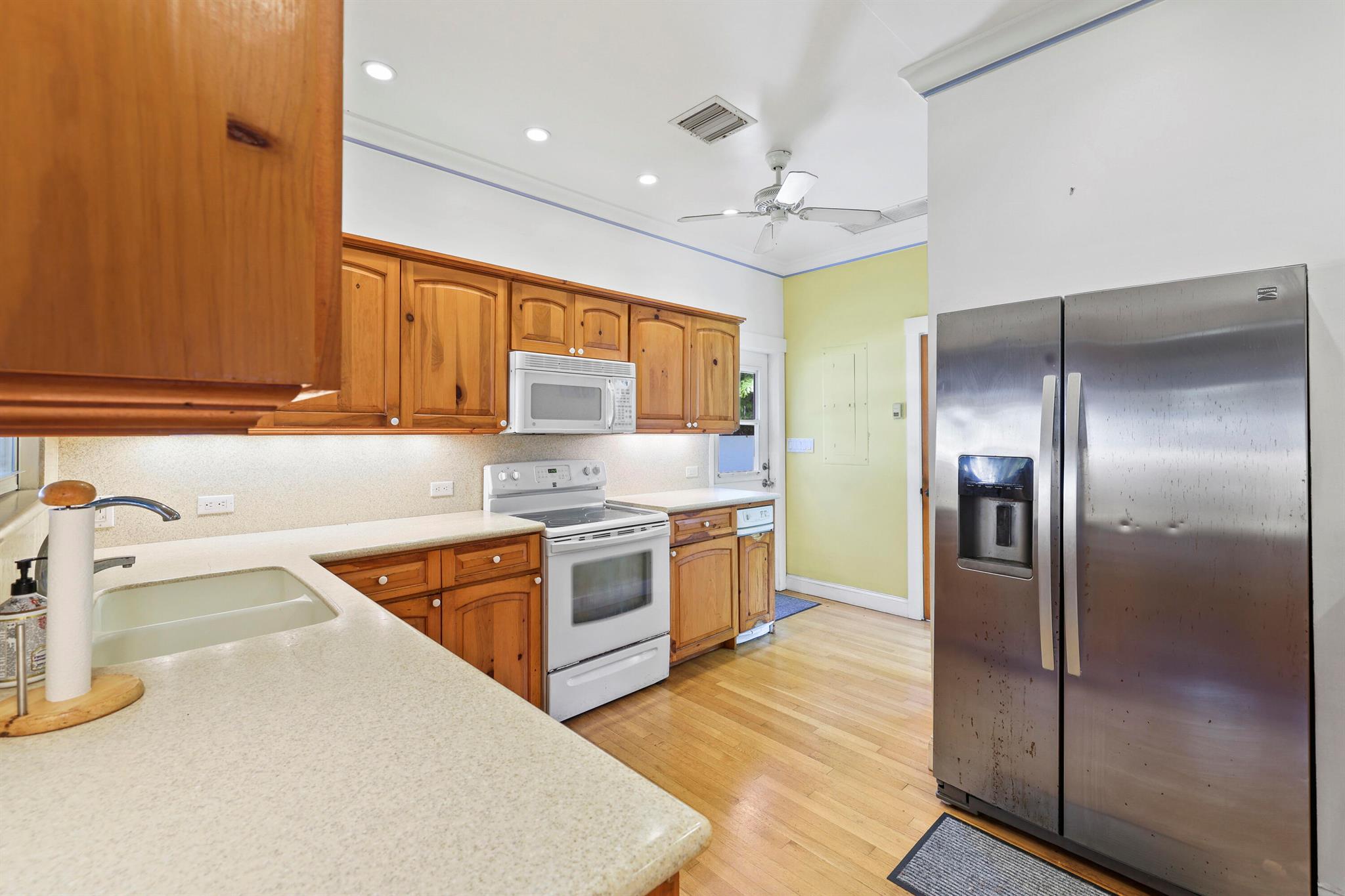 S/D OF 8-46-43 - Residential