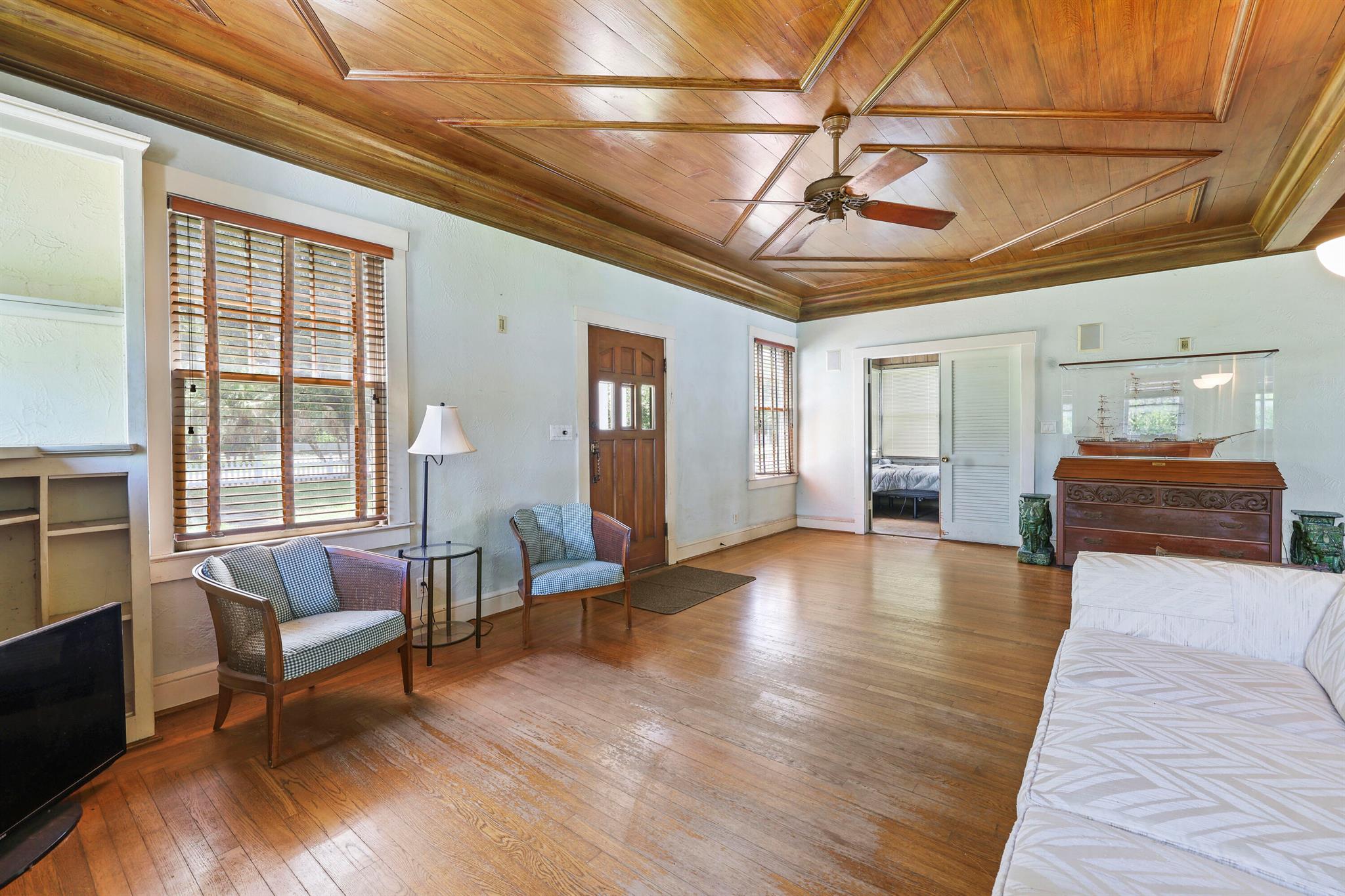 S/D OF 8-46-43 - Residential