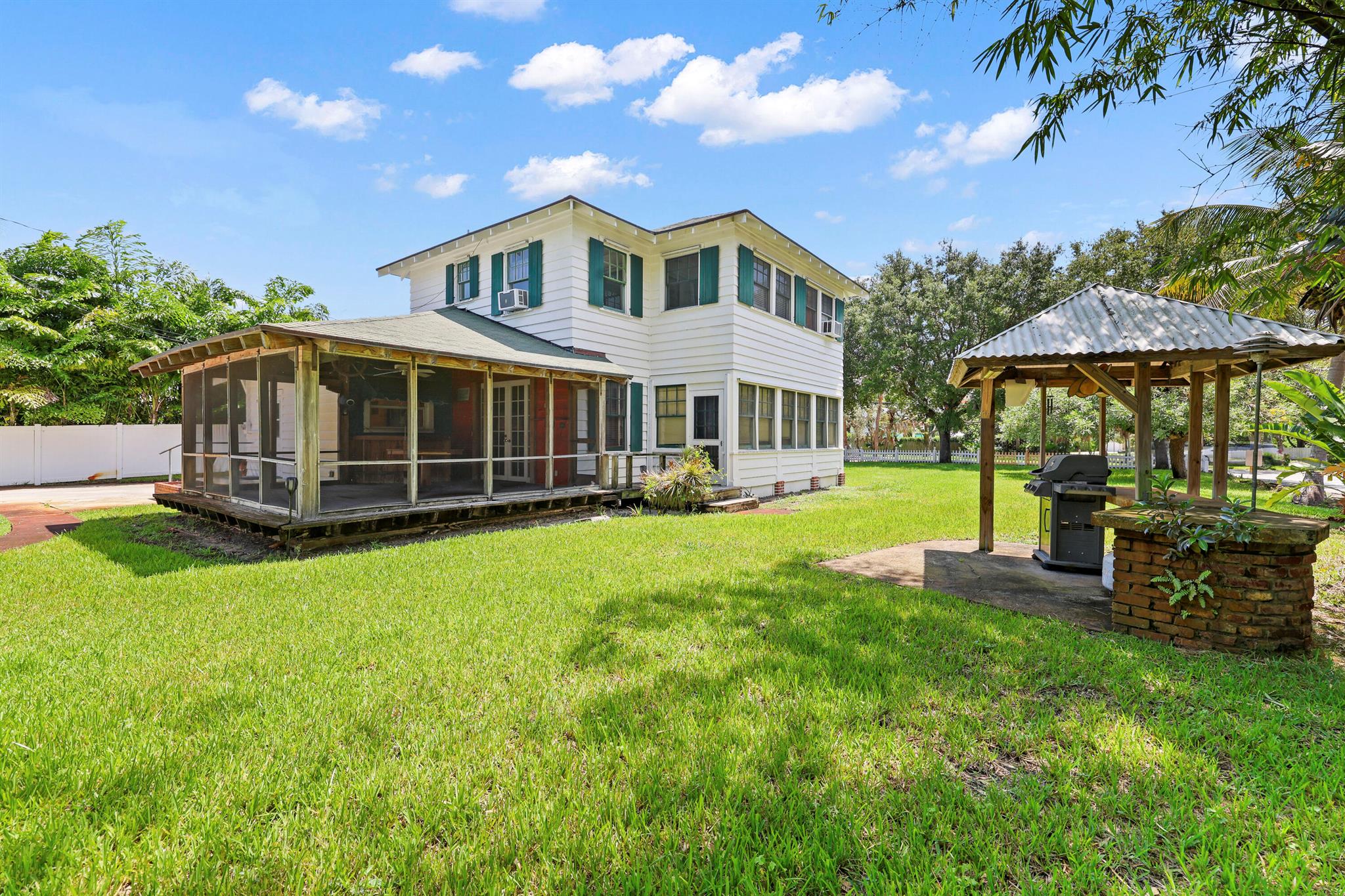 S/D OF 8-46-43 - Residential