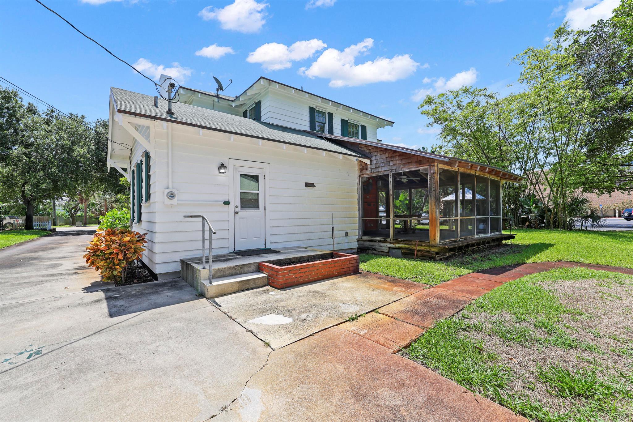 S/D OF 8-46-43 - Residential