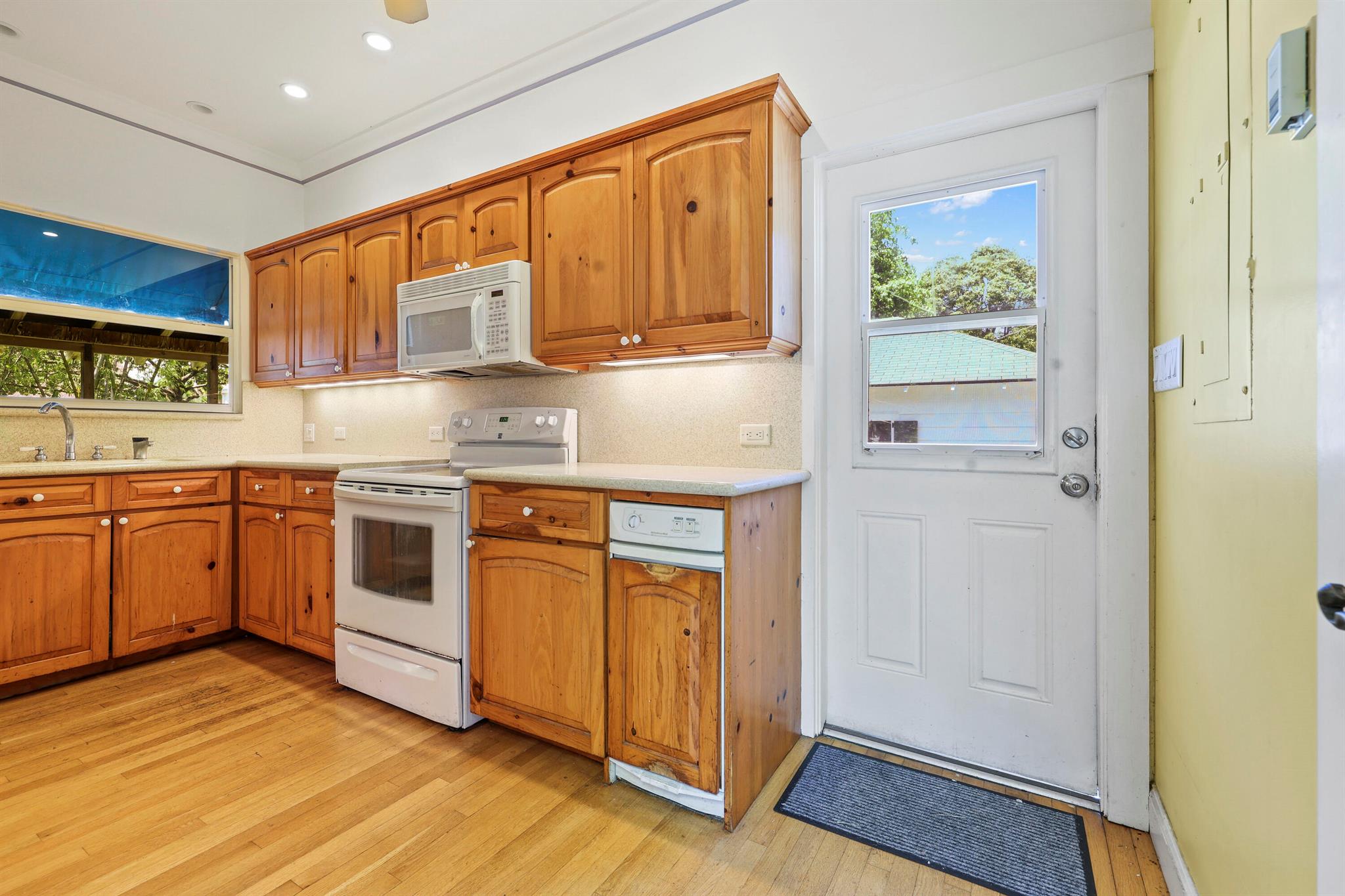 S/D OF 8-46-43 - Residential