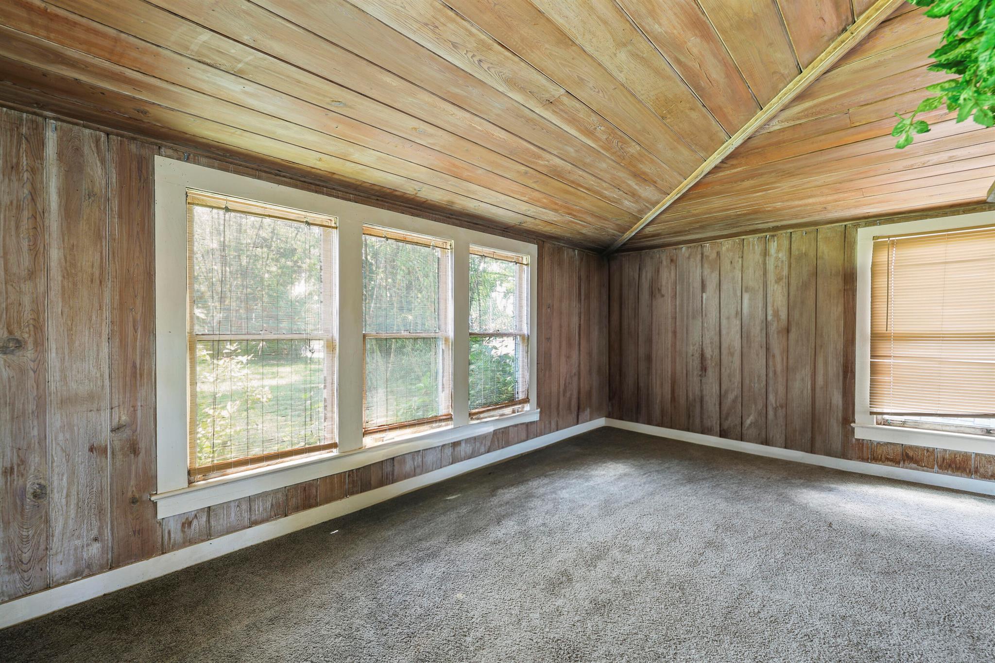 S/D OF 8-46-43 - Residential