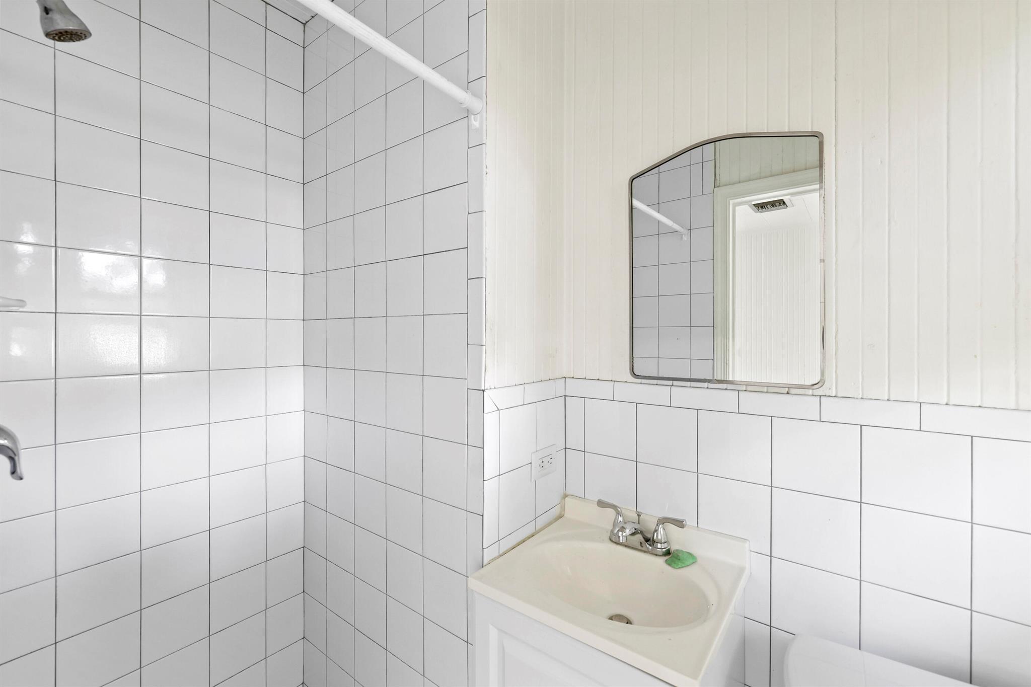 S/D OF 8-46-43 - Residential