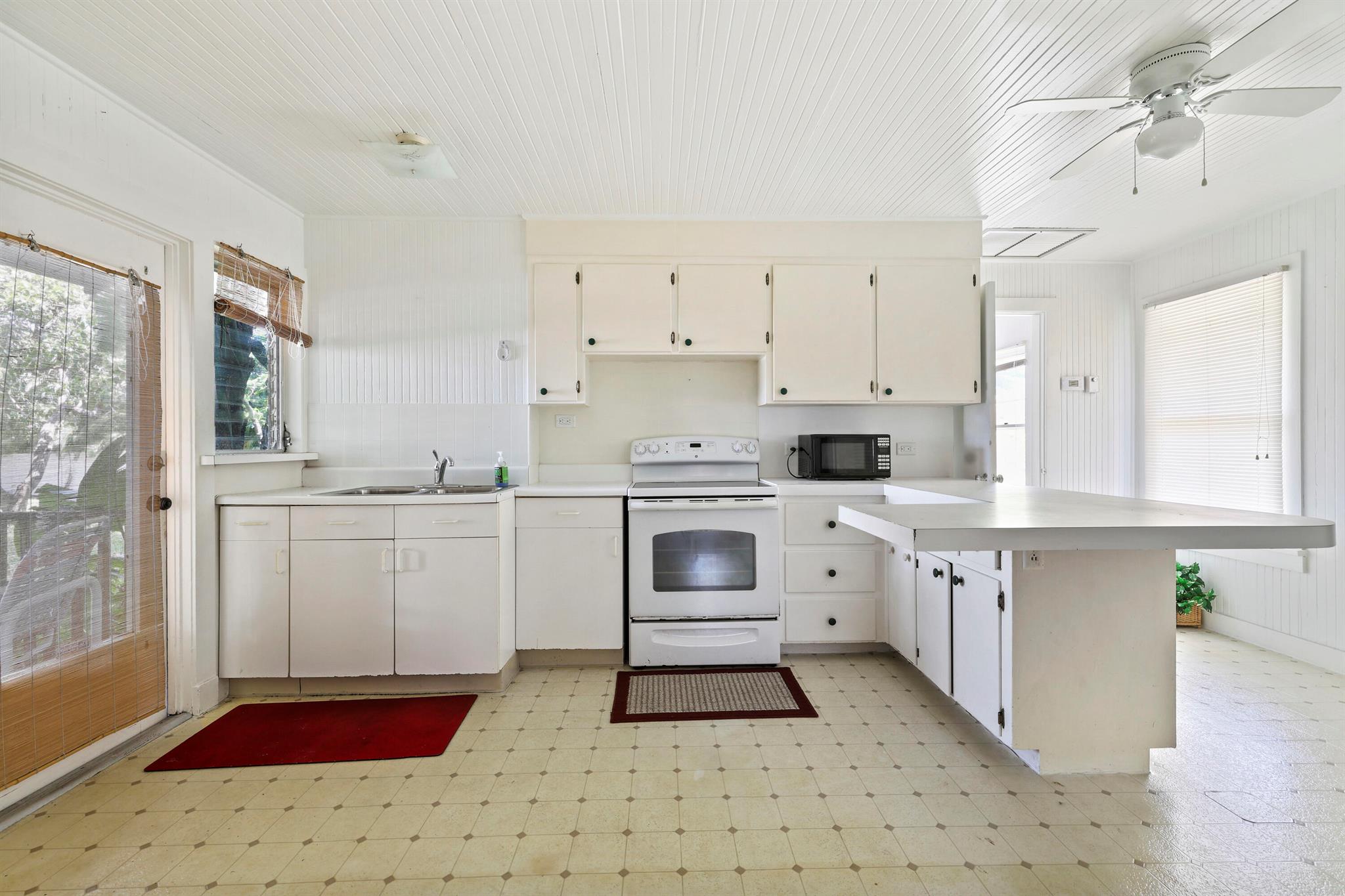 S/D OF 8-46-43 - Residential