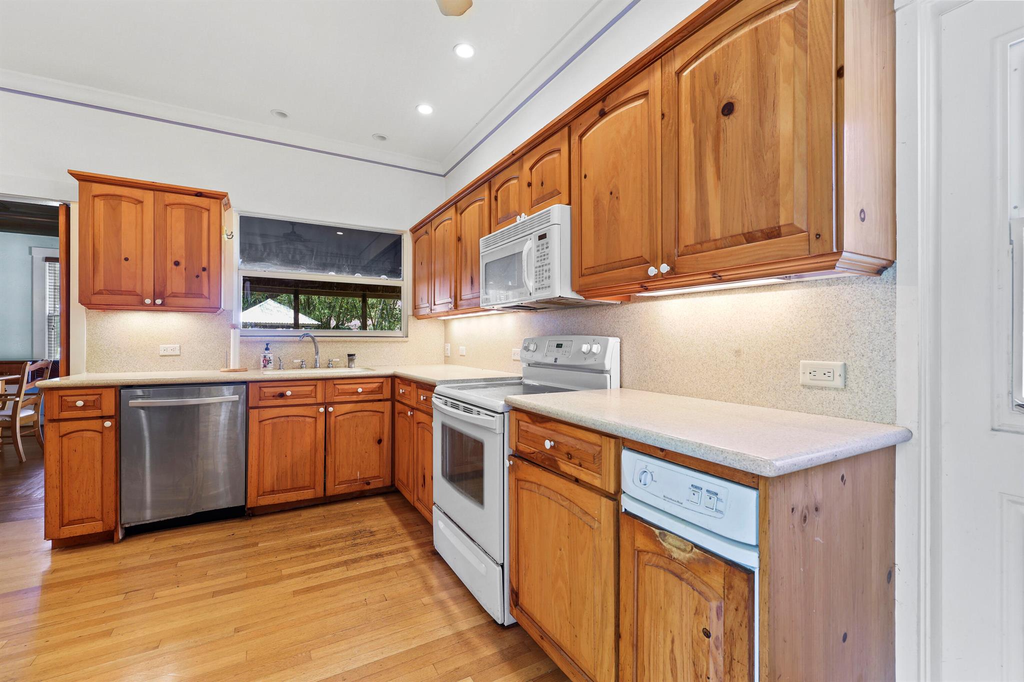 S/D OF 8-46-43 - Residential