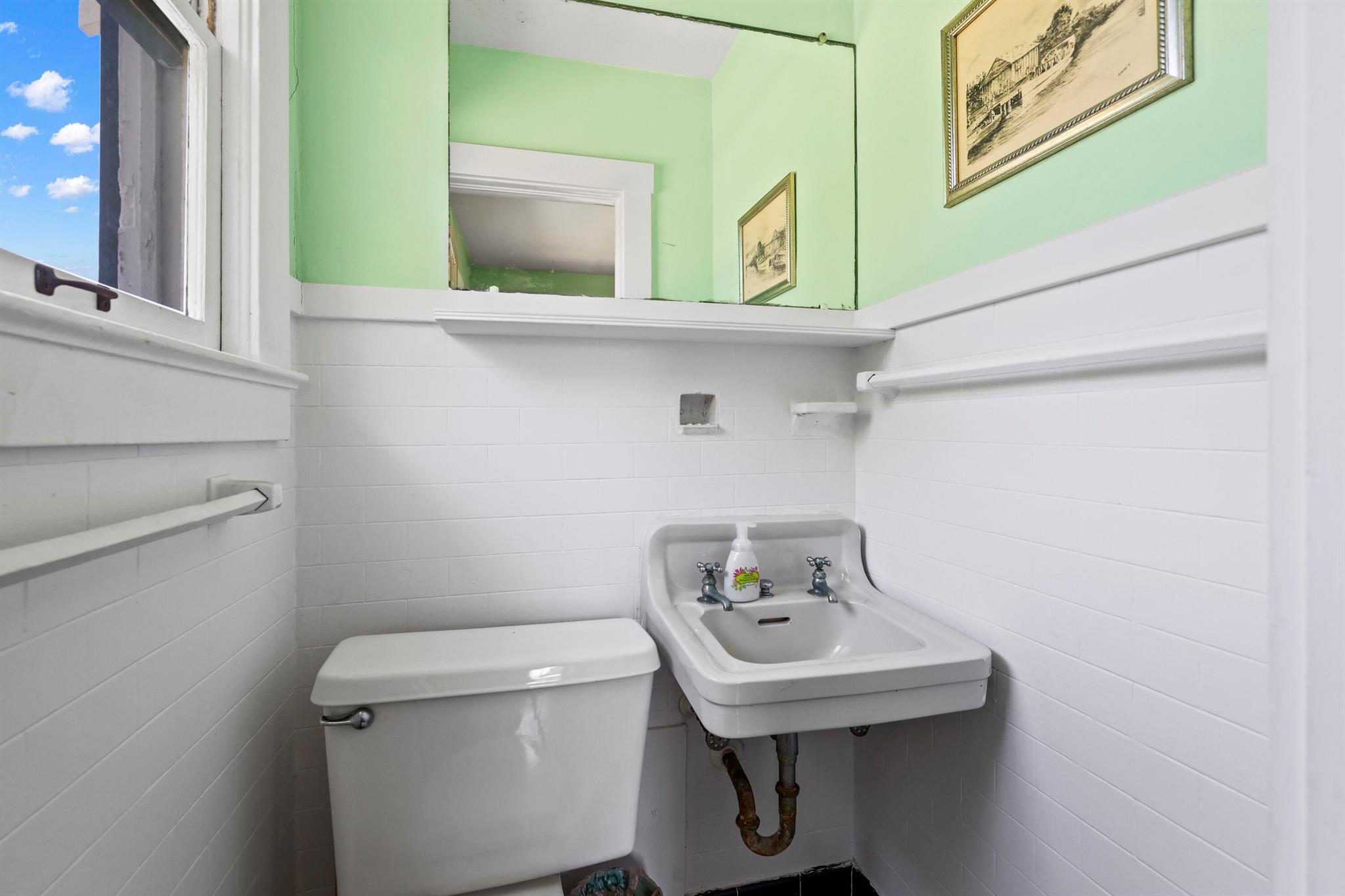 S/D OF 8-46-43 - Residential