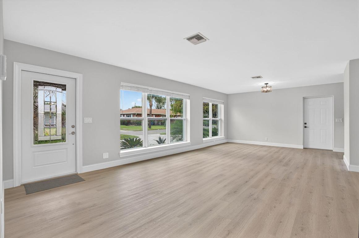 INGHAM SHORES - Residential