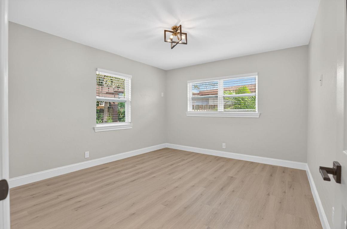 INGHAM SHORES - Residential