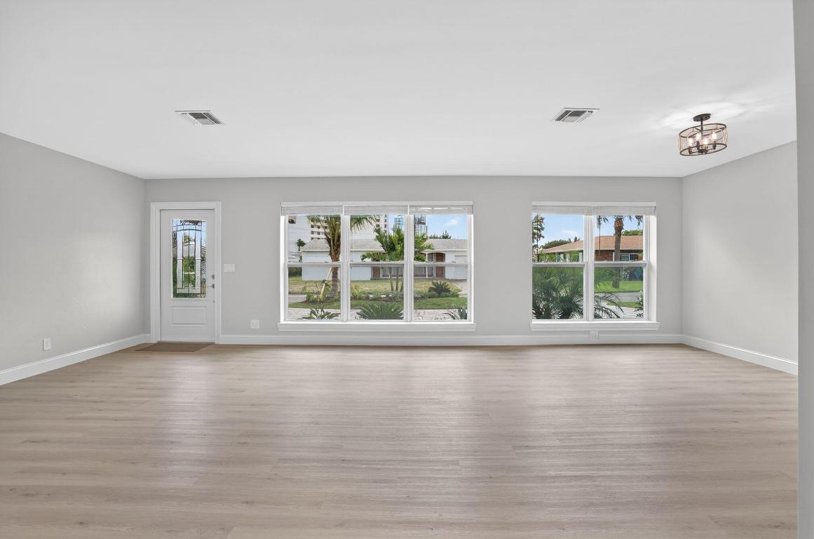 INGHAM SHORES - Residential