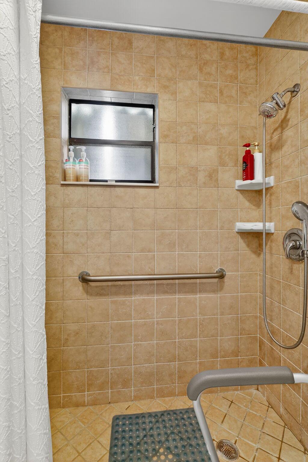 BENT TREE VILLAS EAST CON - Residential