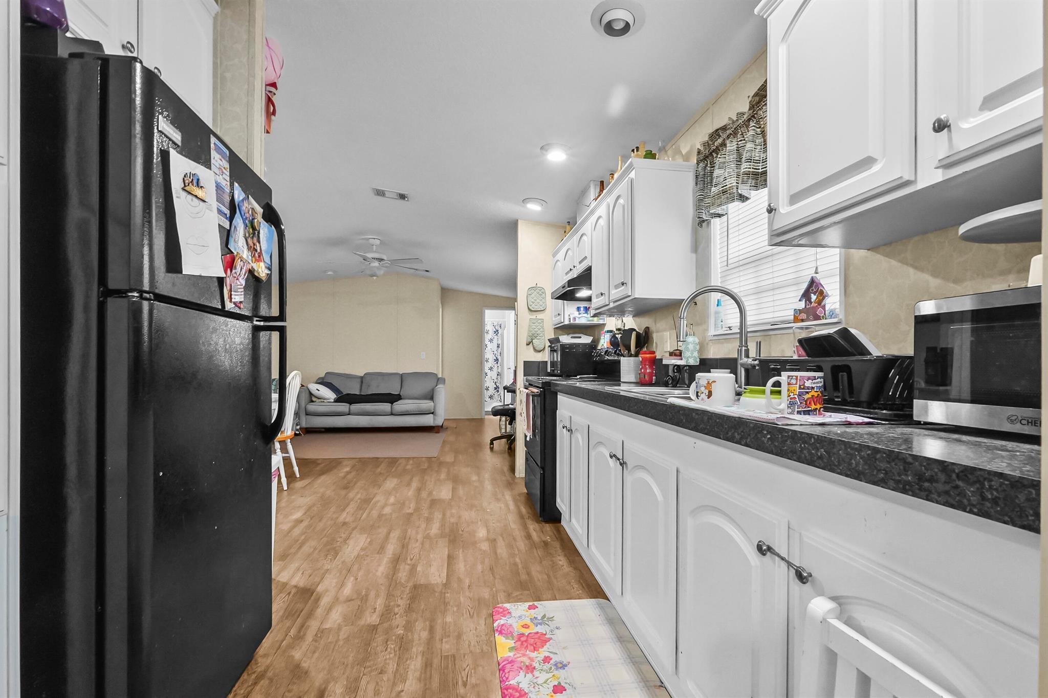 RIDGEWAY MOBILE HOME - Residential