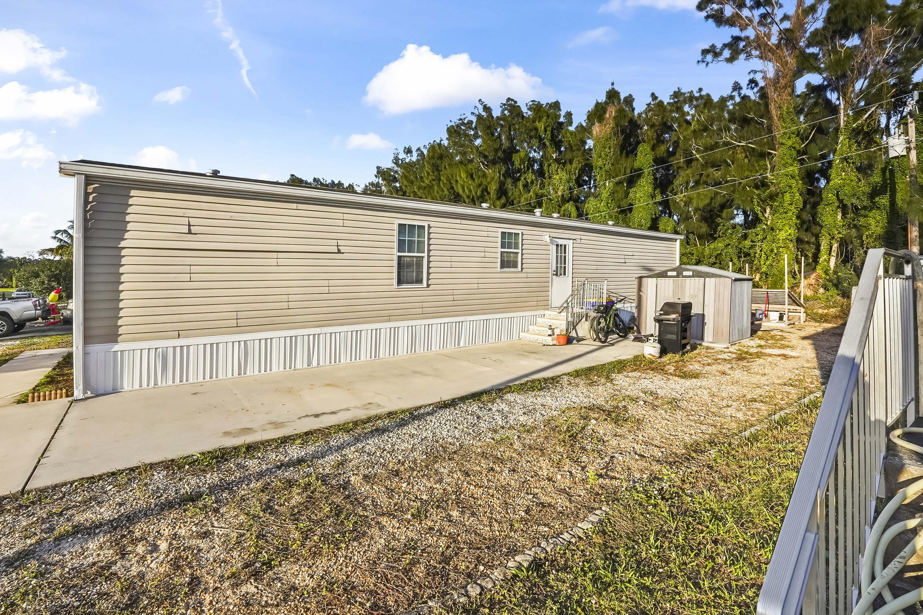 RIDGEWAY MOBILE HOME - Residential