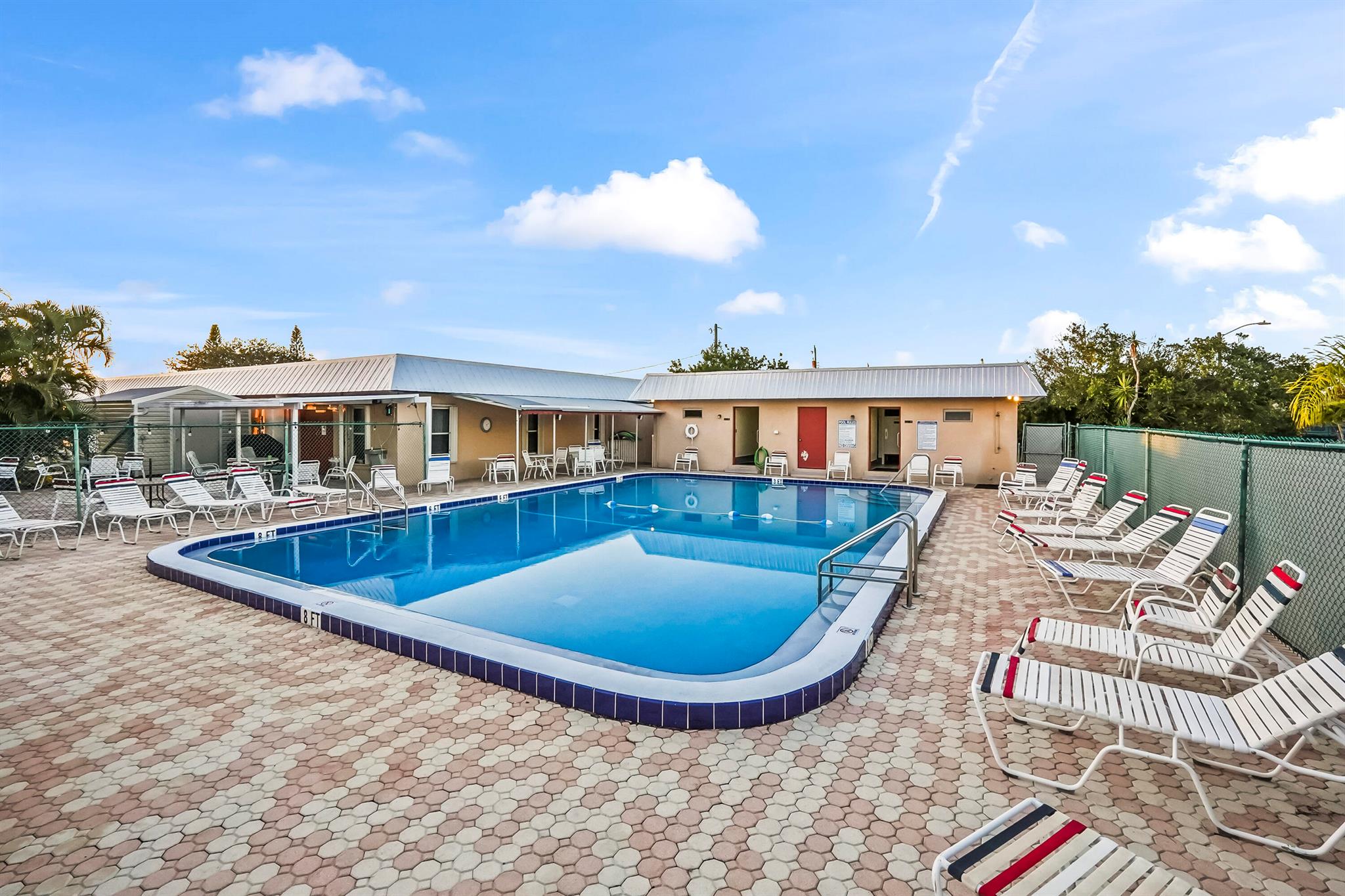 RIDGEWAY MOBILE HOME - Residential