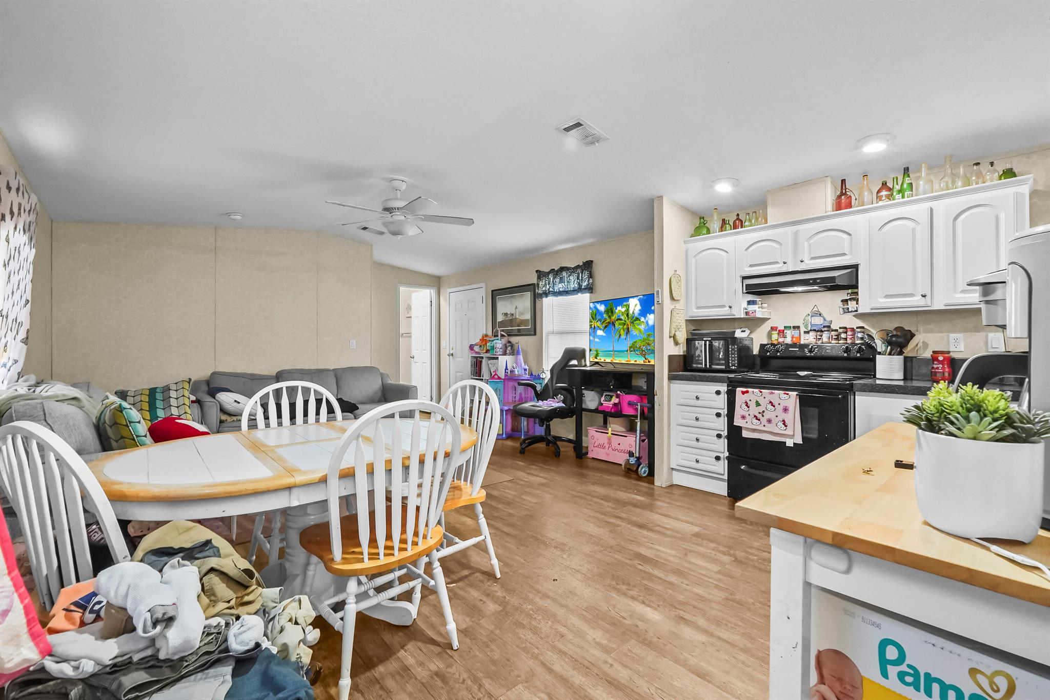 RIDGEWAY MOBILE HOME - Residential