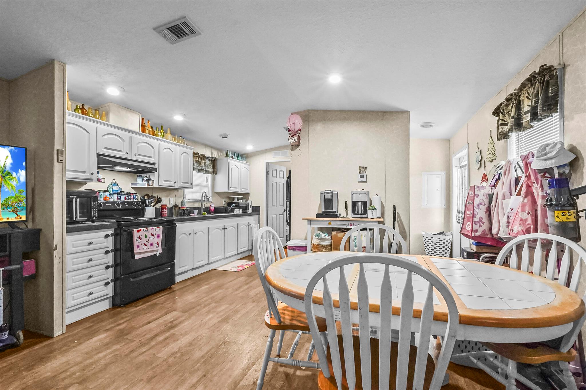 RIDGEWAY MOBILE HOME - Residential