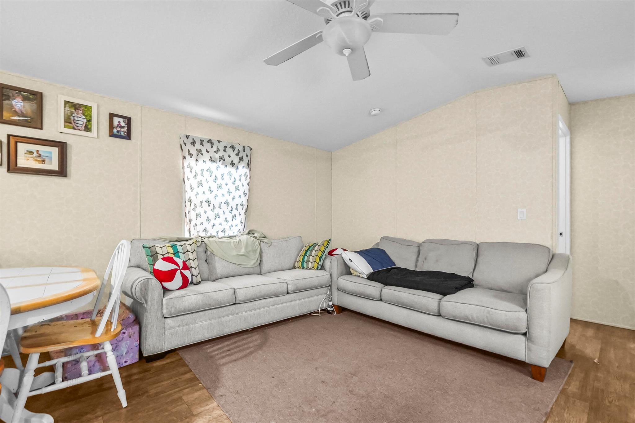 RIDGEWAY MOBILE HOME - Residential